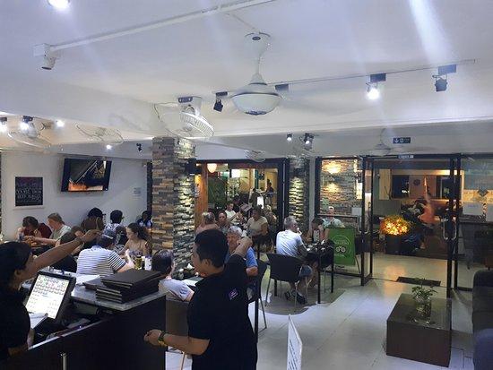 New International Cafe